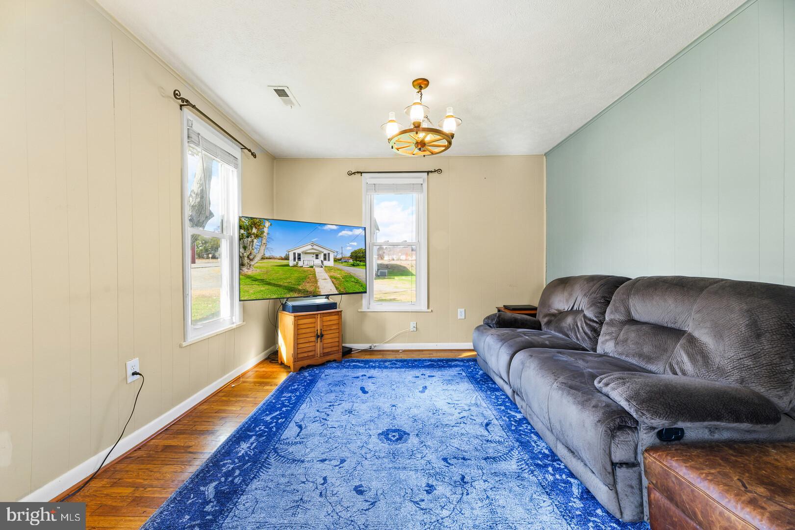 9253 Elk Run Road Catlett, VA 20119 - Photo 6 of 22 Family room