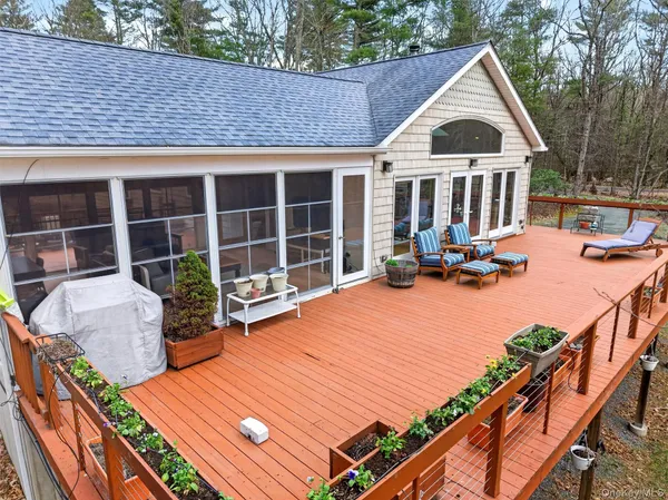 $975,000 | 139 York Lake Estates Road, Barryville, NY 12719
