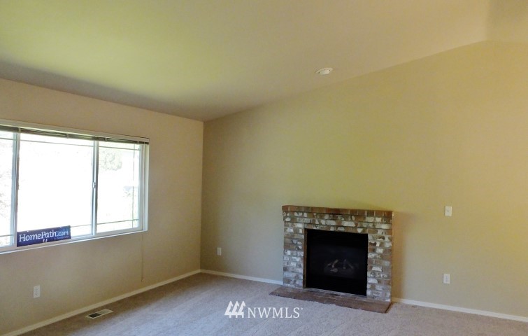 20215 10th Avenue Southeast Bothell, WA 98012 - Photo 2 of 14 Gallery Image 2