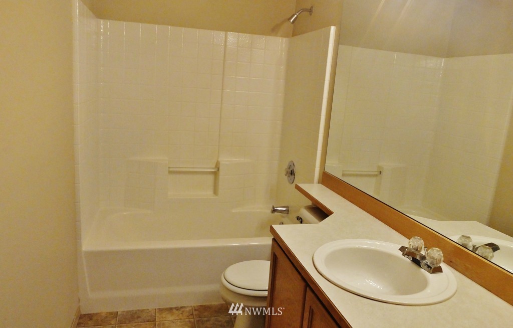 20215 10th Avenue Southeast Bothell, WA 98012 - Photo 10 of 14 Gallery Image 10