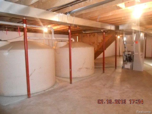 7946 Scofield Road Maybee, MI 48159 - Photo 13 of 13 7946 Scofile Basement pic2.JPG