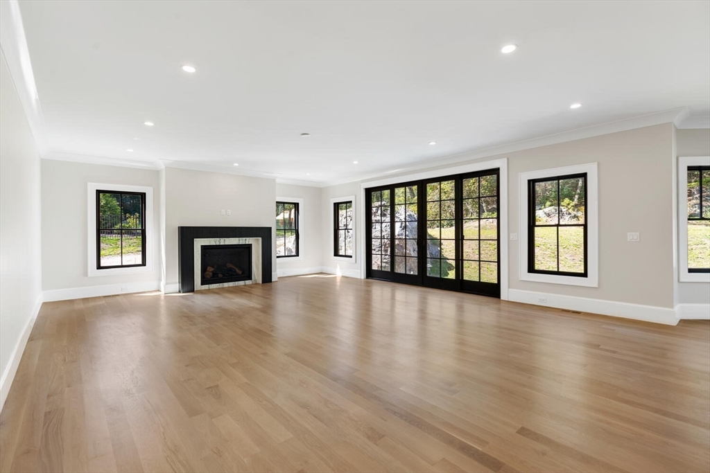 957 South Street Needham, MA 02492 - Photo 4 of 21