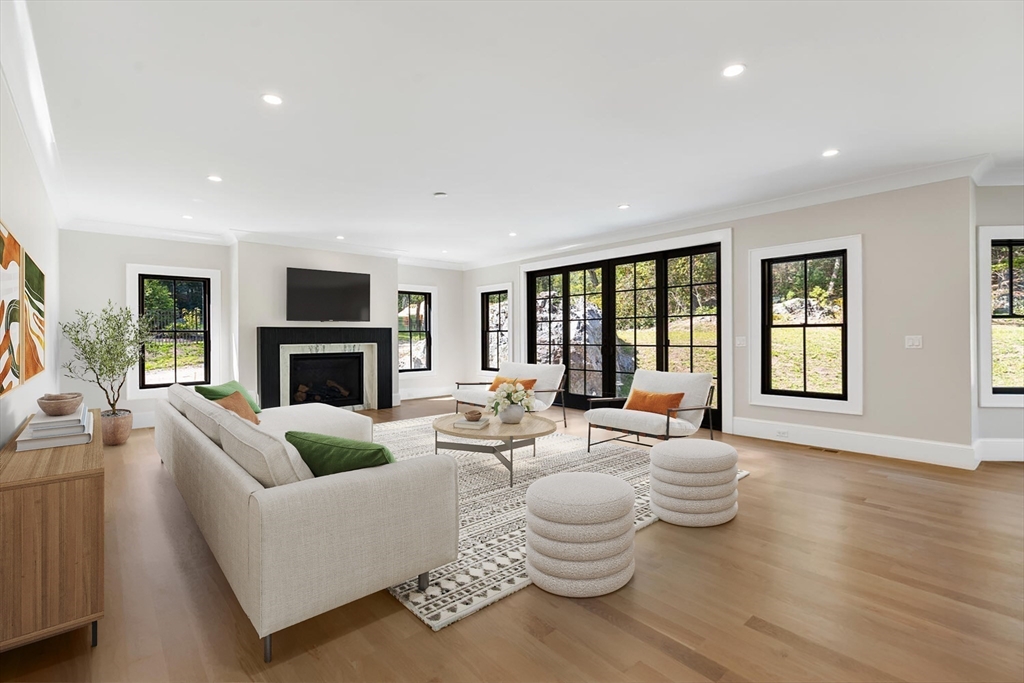 957 South Street Needham, MA 02492 - Photo 4 of 21