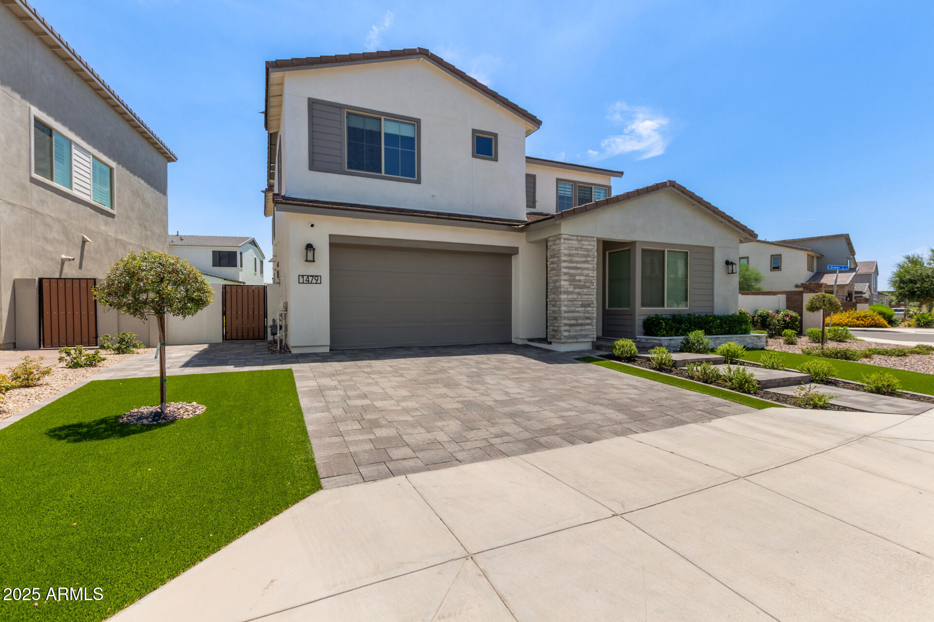 1479 East Rakestraw Lane Gilbert, AZ 85298 - Photo 3 of 79 03 - Rakestraw
