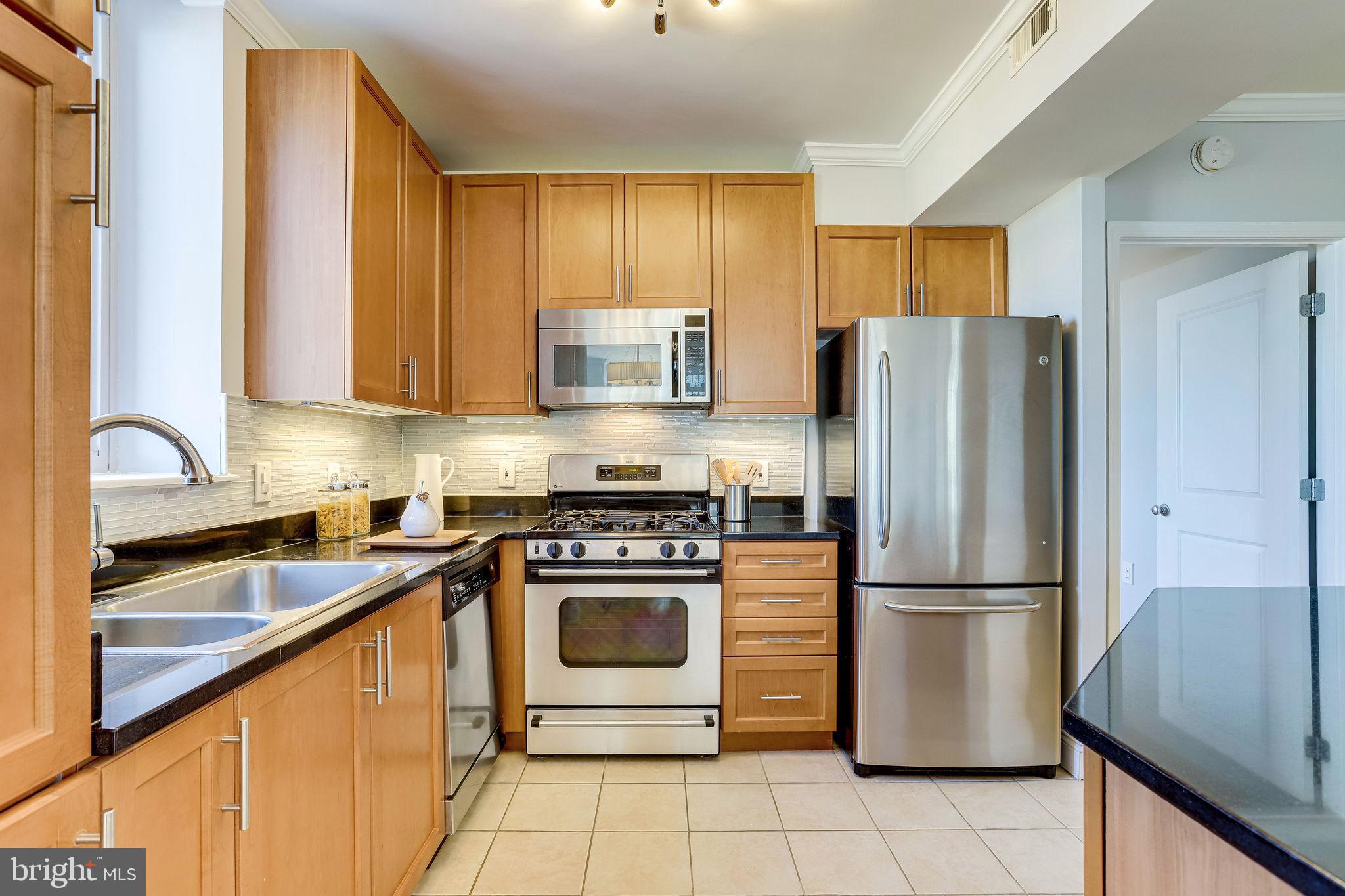 851 North Glebe Road, Unit 1417 Arlington, VA 22203 - Photo 19 of 66
