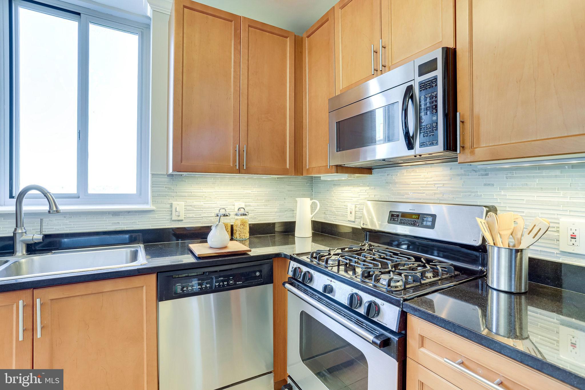 851 North Glebe Road, Unit 1417 Arlington, VA 22203 - Photo 20 of 66