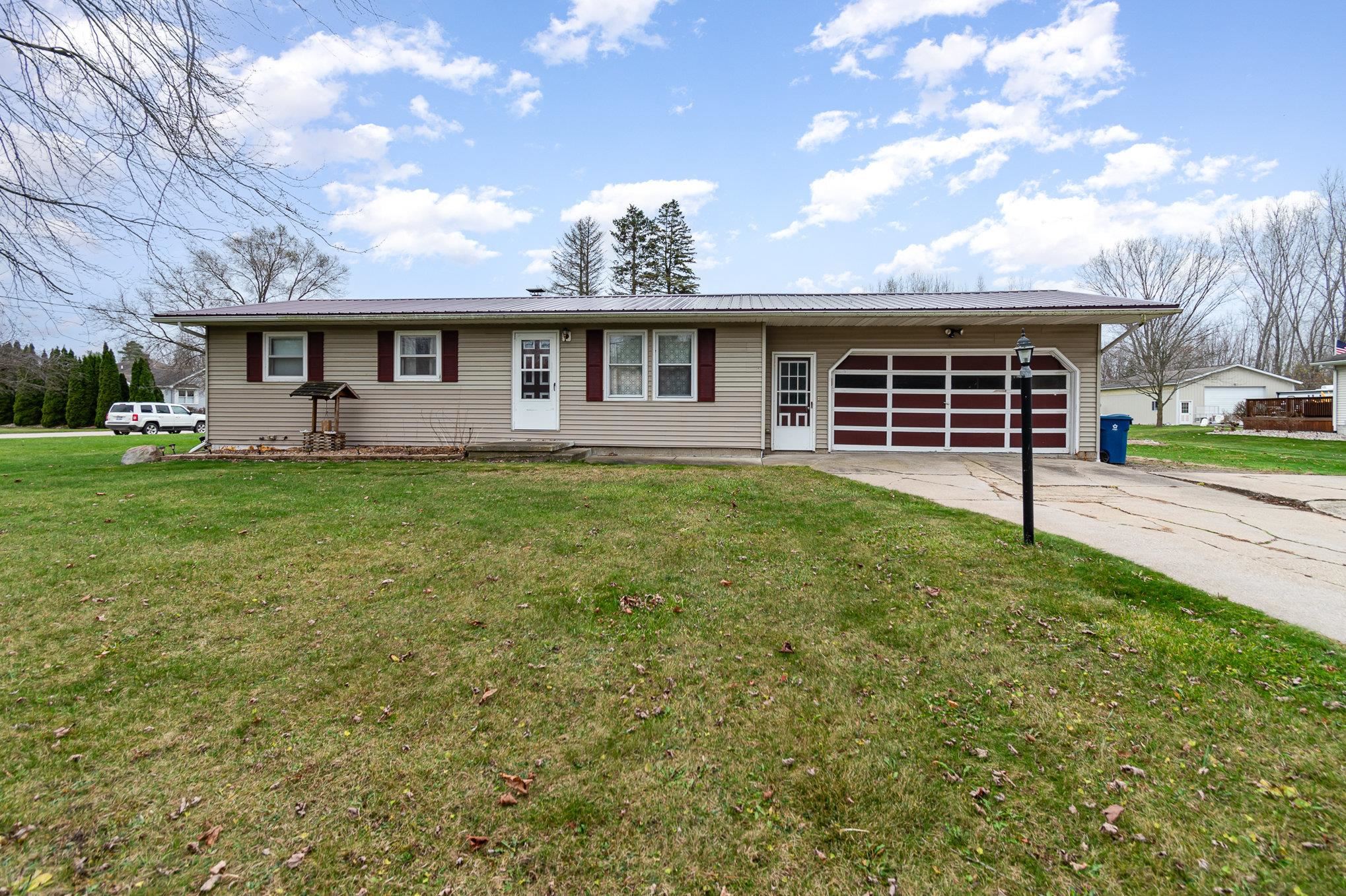 2375 West North Union Road Auburn, MI 48611 - Photo 2 of 36 Gallery Image 2