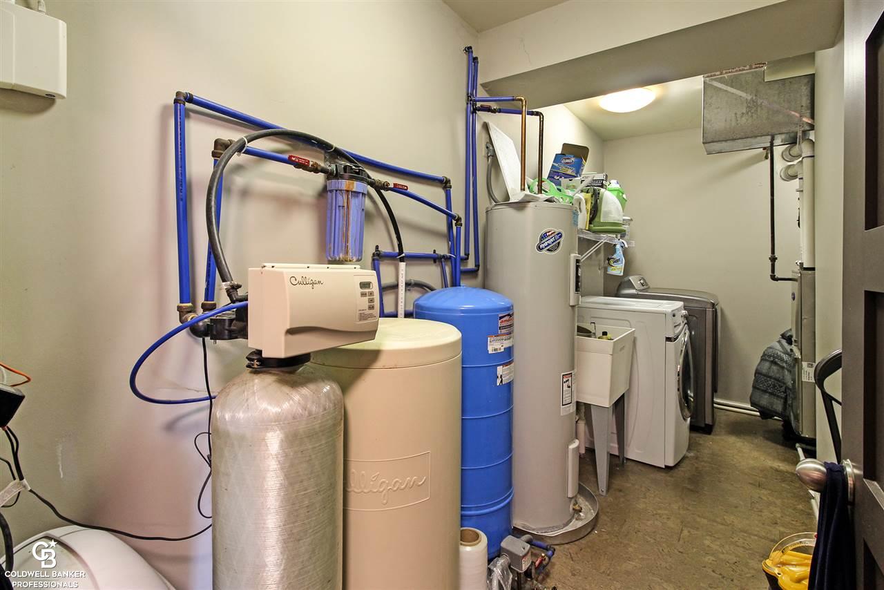 66699 Kuster Road New Haven, MI 48050 - Photo 33 of 37 Laundry Mechs