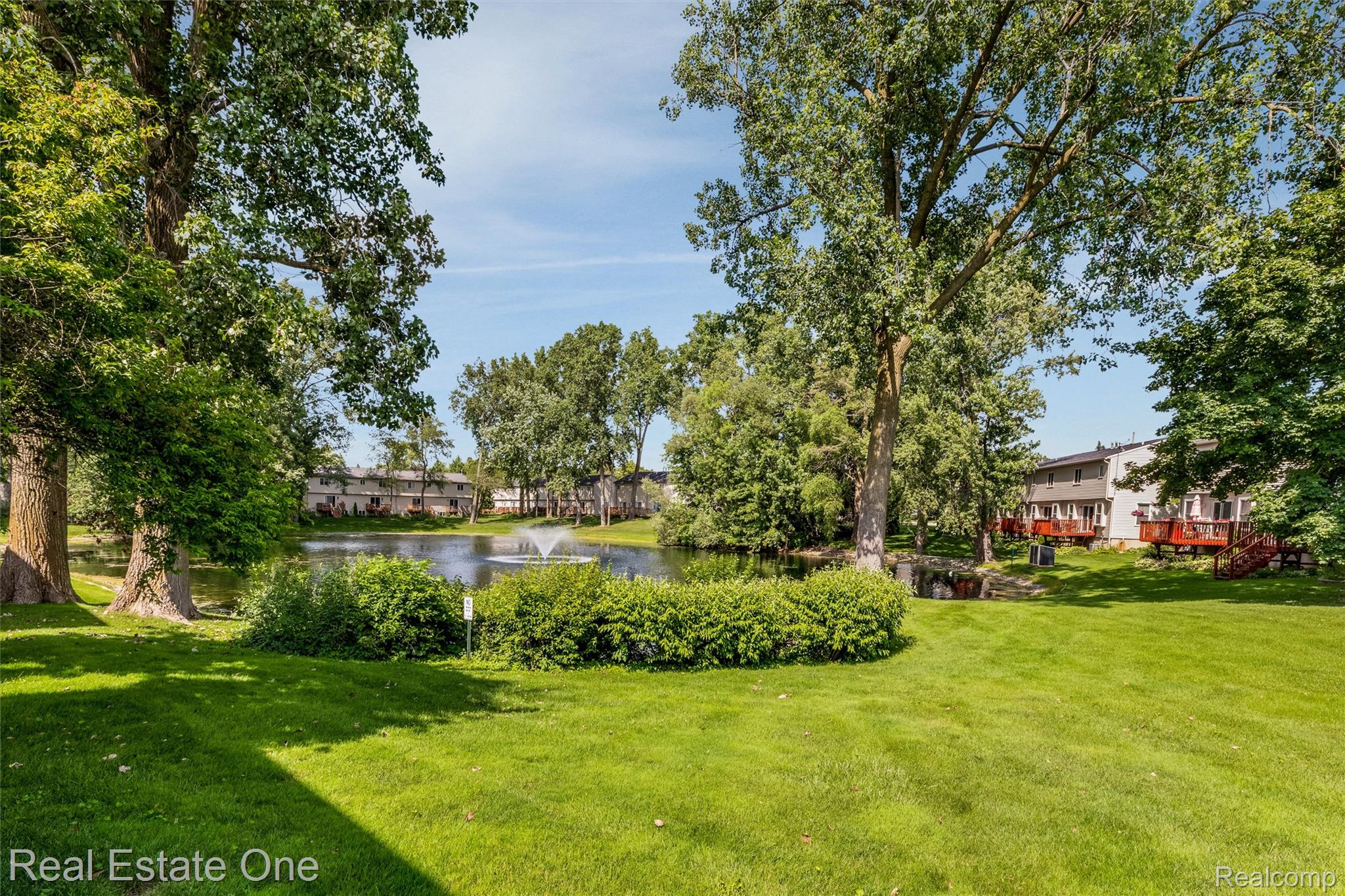 1361 Lochaven Road Waterford, MI 48327 - Photo 20 of 20 Pond 2.jpg