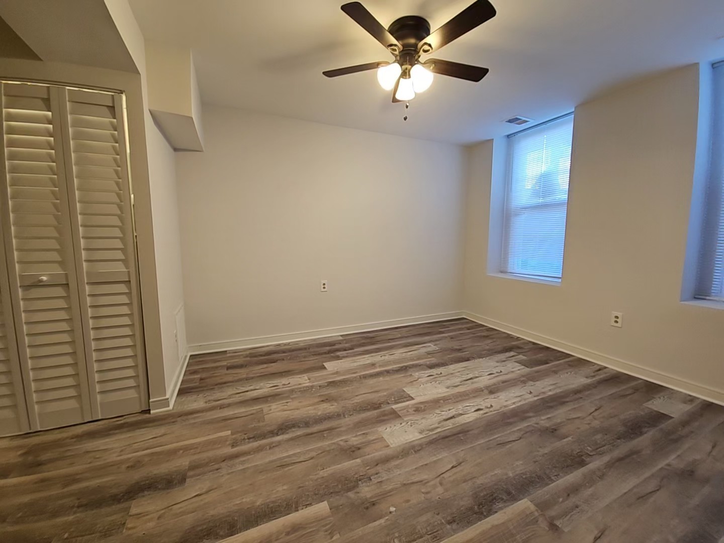 2216 West 21st Place, Unit 1F Chicago, IL 60608 - Photo 13 of 15 a view of an empty room with a window