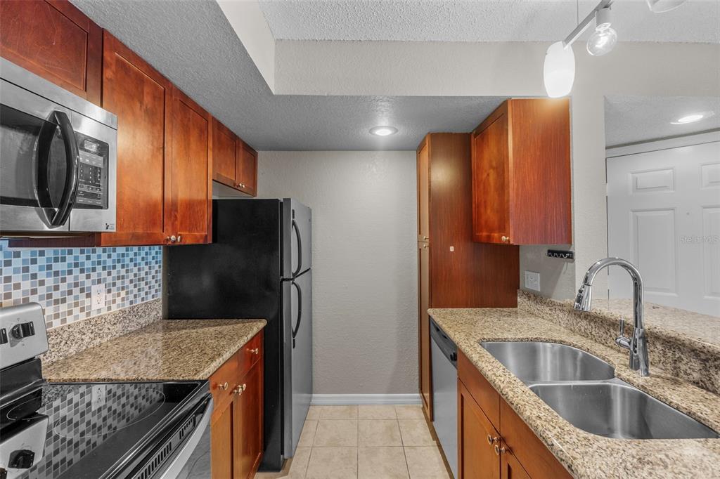 5116 Conroy Road, Unit 15 Orlando, FL 32811 - Photo 29 of 43 Gallery Image 29