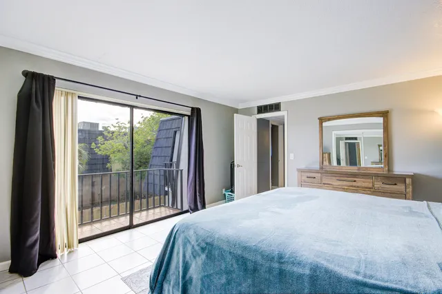 $265,000 | 314 Woodland Road, Palm Springs, FL 33461