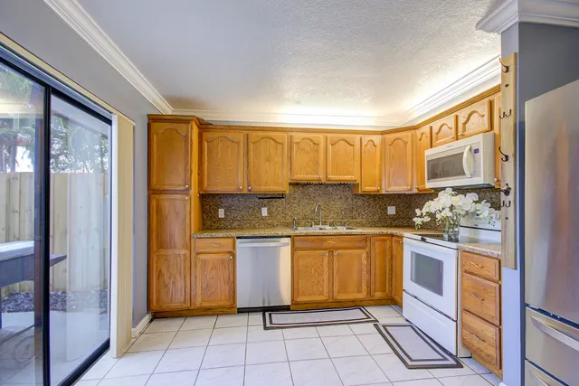 $265,000 | 314 Woodland Road, Palm Springs, FL 33461