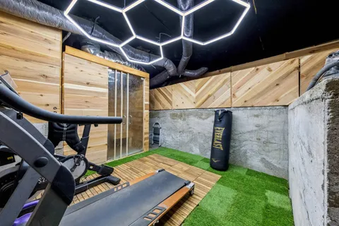 a view of an outdoor space