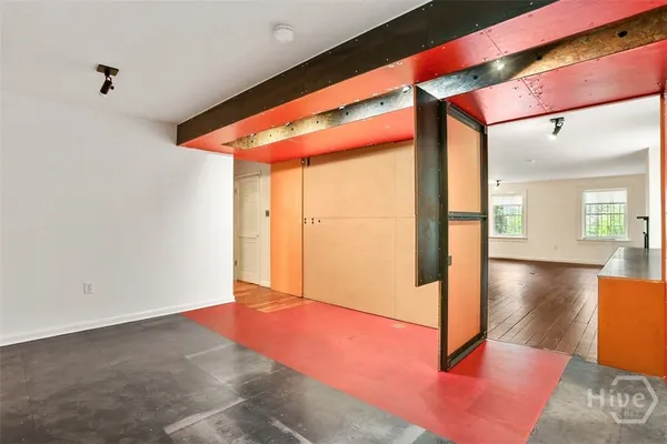 $2,300 | 216 East Gaston Street, Unit GARDEN LEVEL, Savannah, GA 31401