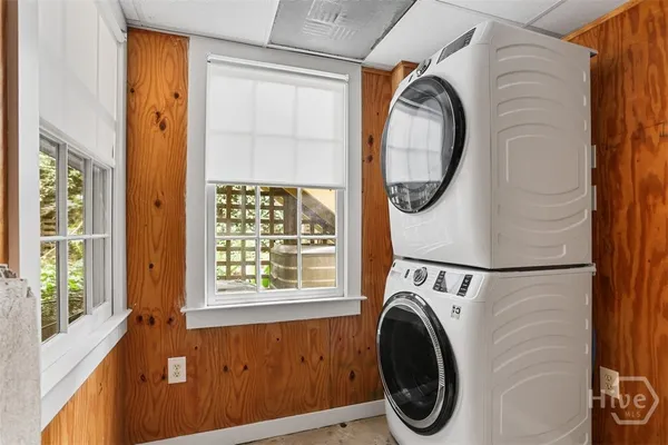 $2,300 | 216 East Gaston Street, Unit GARDEN LEVEL, Savannah, GA 31401