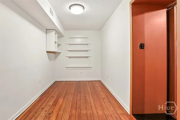 $2,300 | 216 East Gaston Street, Unit GARDEN LEVEL, Savannah, GA 31401