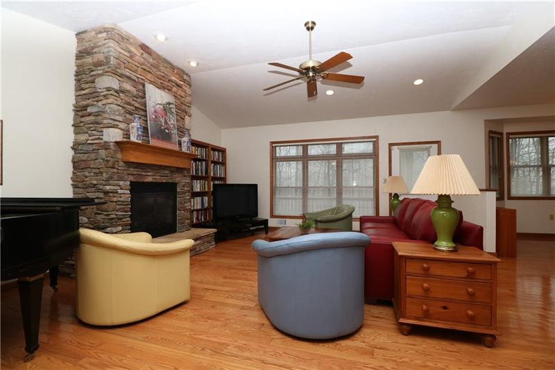 2335 South Ridge Drive Hidden Valley, PA 15502 - Photo 7 of 23