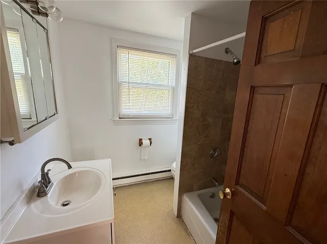 $1,900 | 60 Farewell Street, Newport, RI 02840