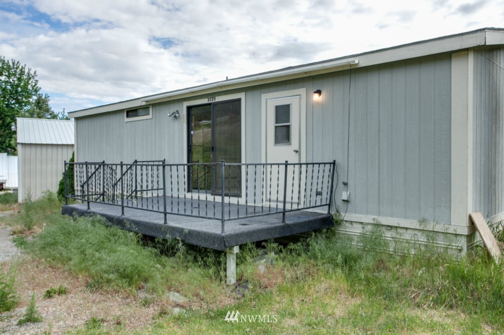 3225 Squilchuck Road Wenatchee, WA 98801 - Photo 2 of 25