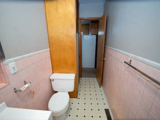 $75,000 | 218 South Jefferson Street, Hillsboro, KS 67063