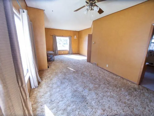 $75,000 | 218 South Jefferson Street, Hillsboro, KS 67063