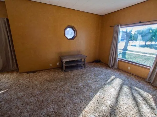 $75,000 | 218 South Jefferson Street, Hillsboro, KS 67063
