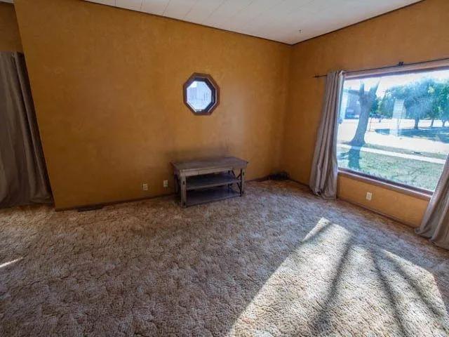 $75,000 | 218 South Jefferson Street, Hillsboro, KS 67063