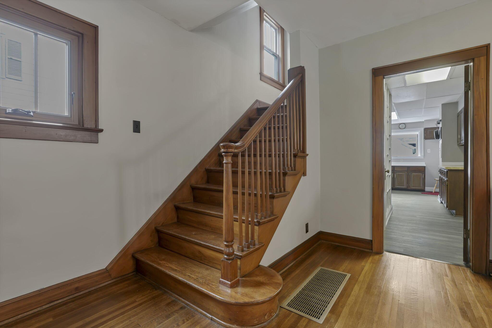 79 Westwood Road Columbus, OH 43214 - Photo 10 of 38 7-web-or-mls-4E7A8150