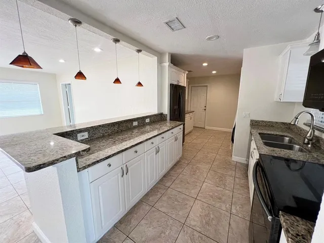 $2,900 | 5535 24th Avenue North, St. Petersburg, FL 33710