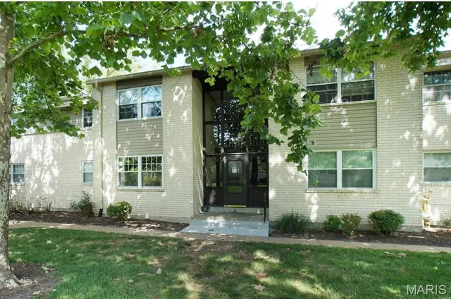 $159,000 | 160 Cumberland Park Court, Unit G, Ballwin, MO 63011