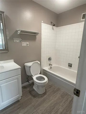 $159,000 | 160 Cumberland Park Court, Unit G, Ballwin, MO 63011