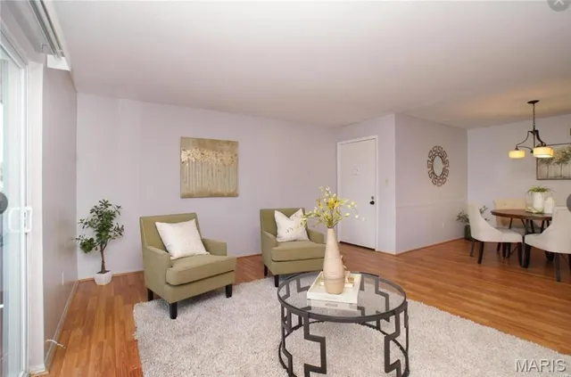 $159,000 | 160 Cumberland Park Court, Unit G, Ballwin, MO 63011