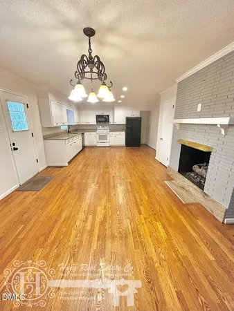 $2,095 | 204 Trail 4, Burlington, NC 27215