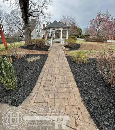 $2,095 | 204 Trail 4, Burlington, NC 27215