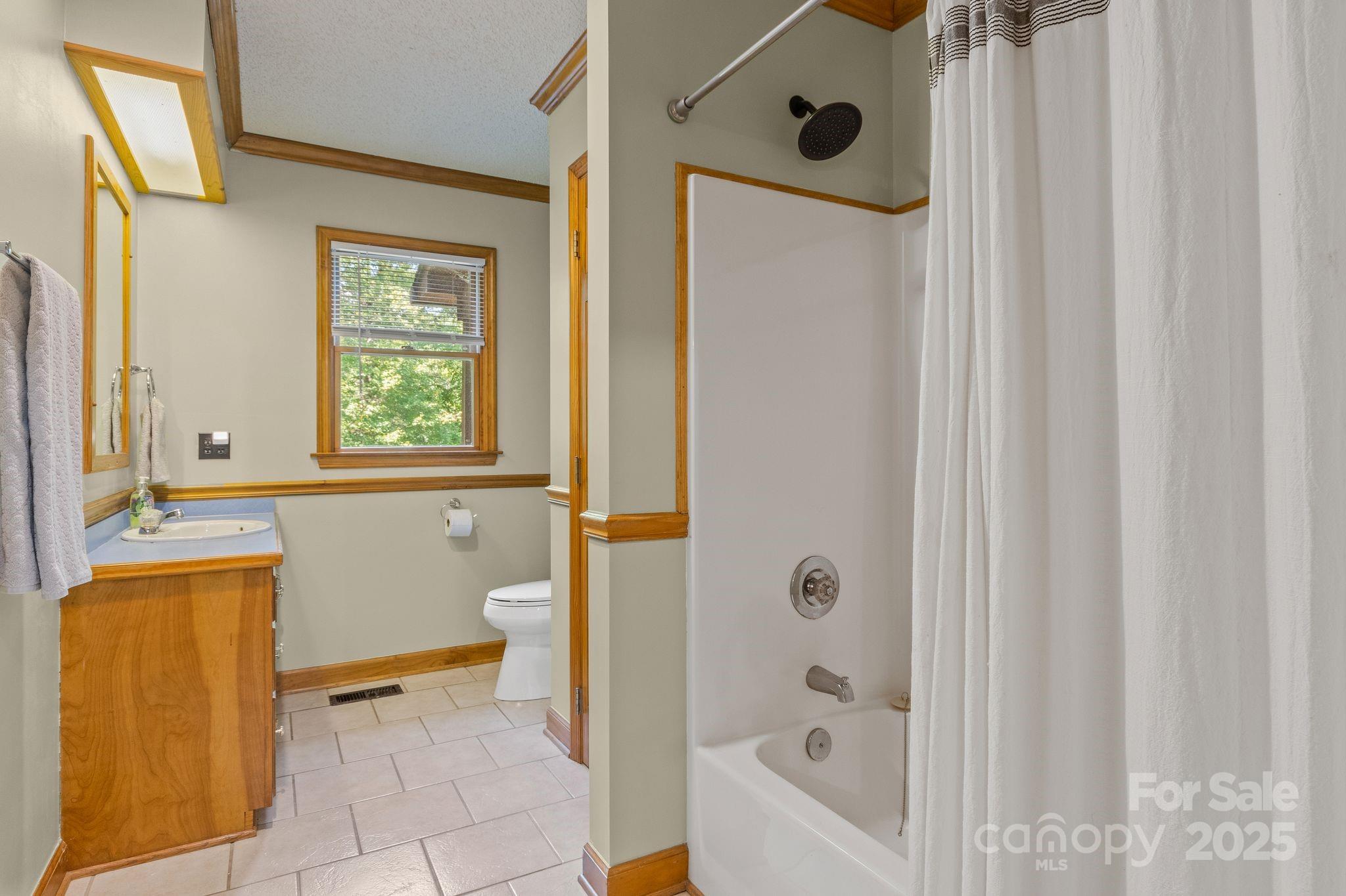 136 Grouse Point Road Hot Springs, NC 28743 - Photo 18 of 48 Gallery Image 18
