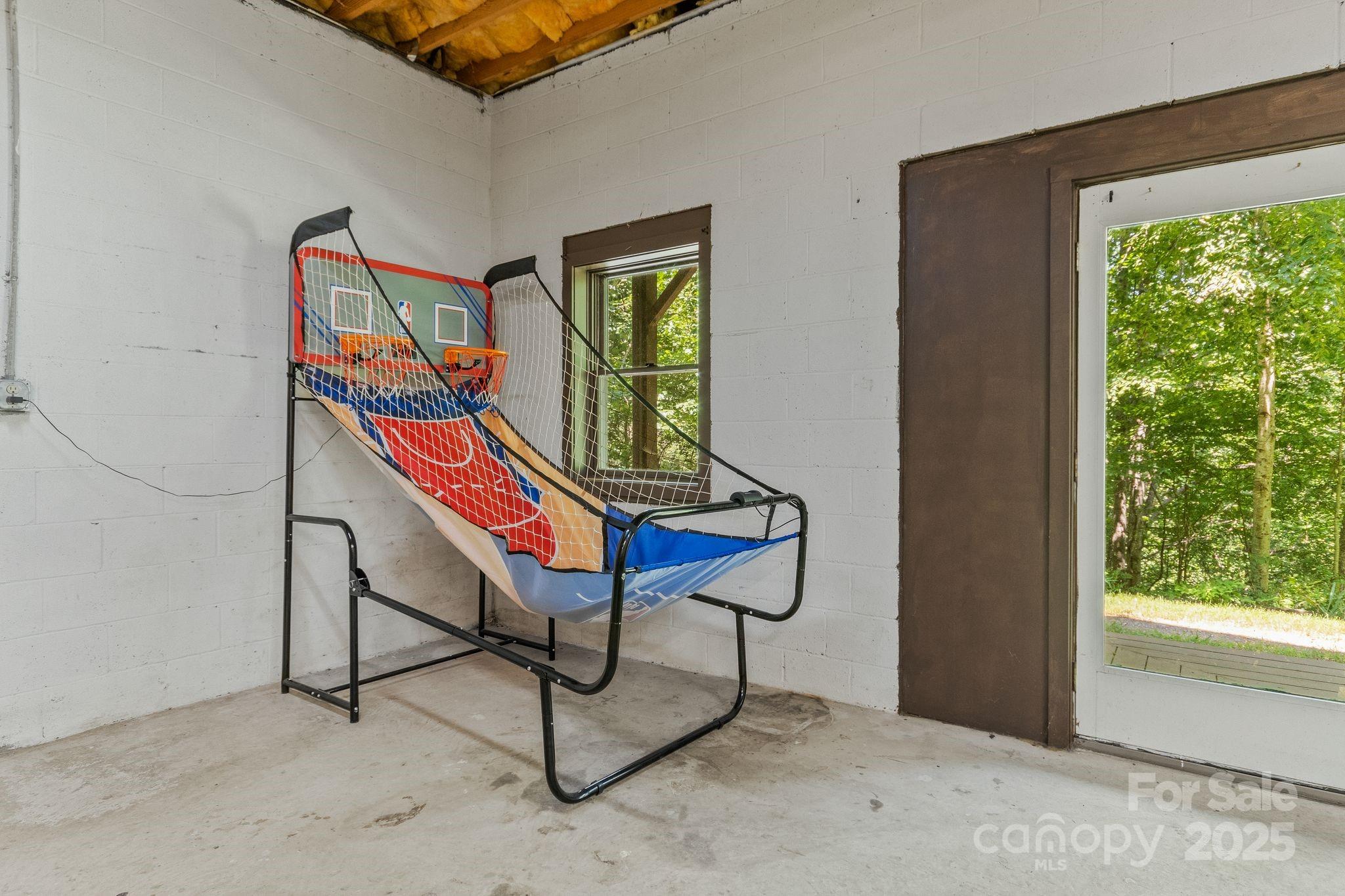 136 Grouse Point Road Hot Springs, NC 28743 - Photo 31 of 48 Gallery Image 31