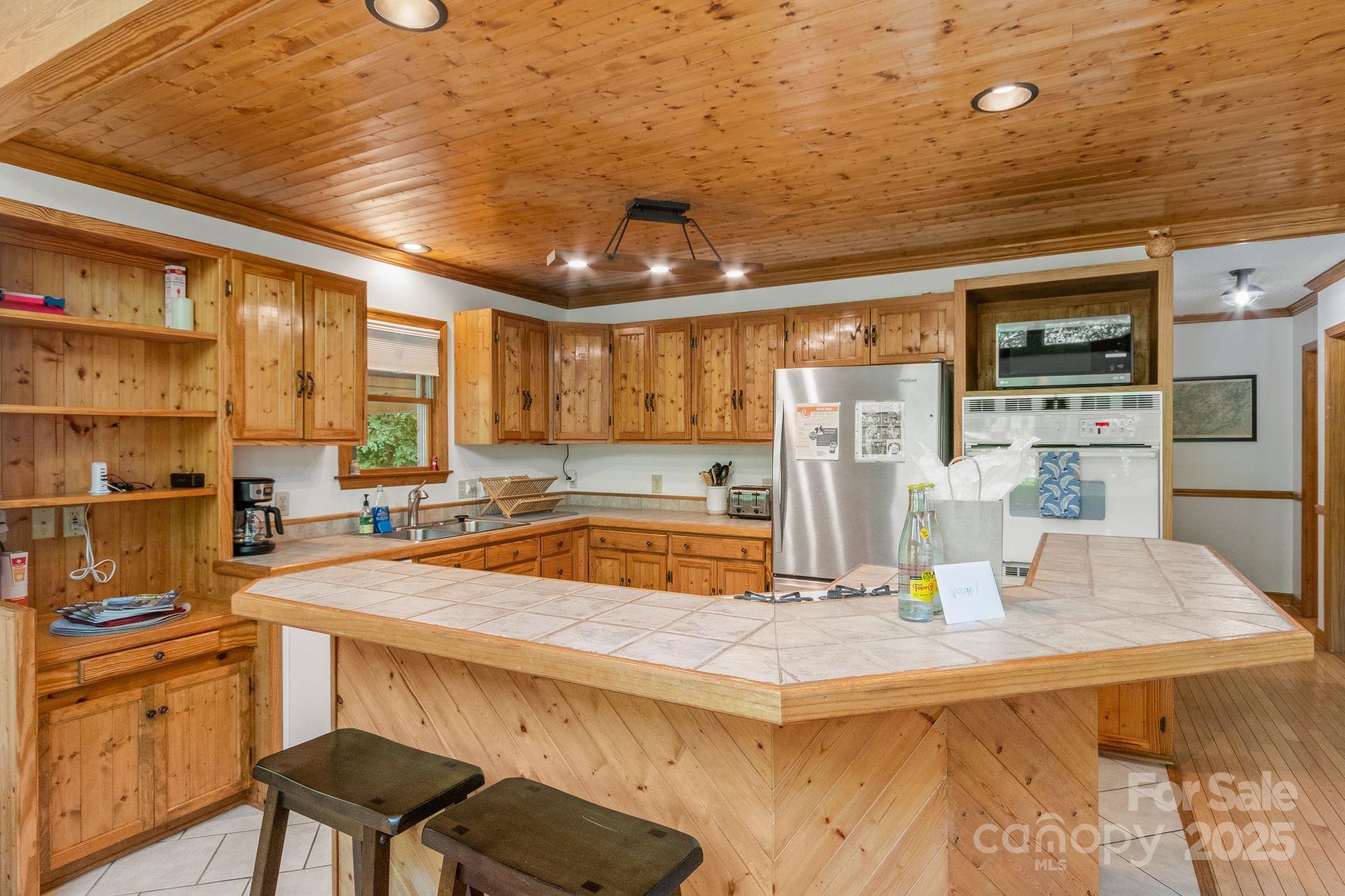 136 Grouse Point Road Hot Springs, NC 28743 - Photo 10 of 48 Gallery Image 10