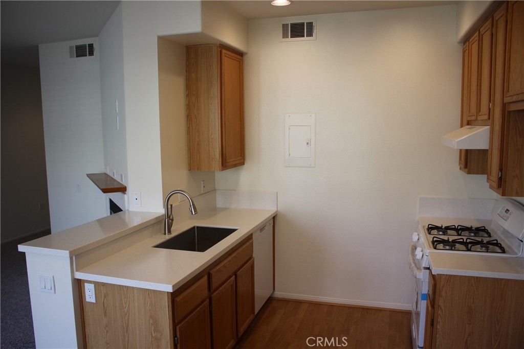 267 Chaumont Circle Lake Forest, CA 92610 - Photo 5 of 32