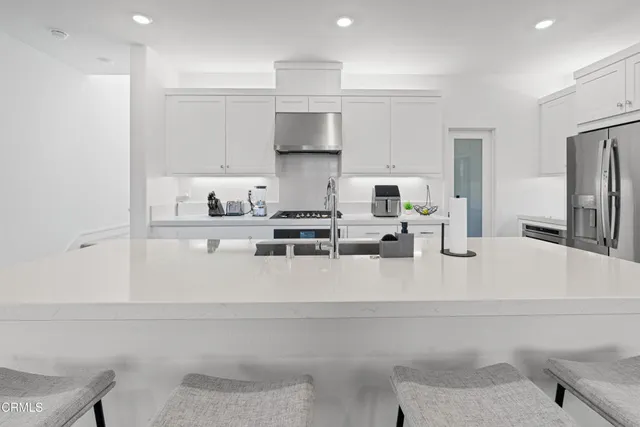 $825,000 | 509 Snowdrop Lane, Santa Paula, CA 93060