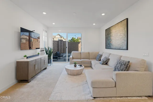 $825,000 | 509 Snowdrop Lane, Santa Paula, CA 93060