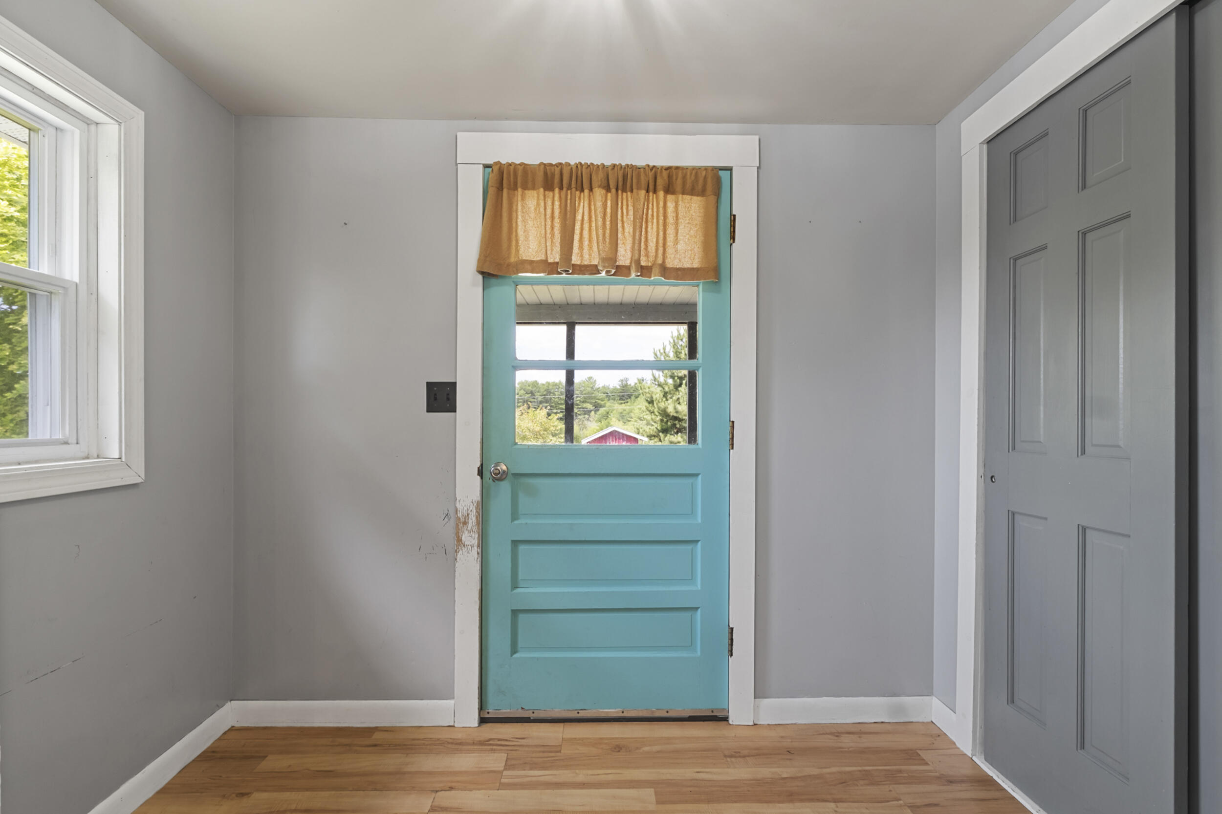 256 Belgrade Road Mount Vernon, ME 04352 - Photo 14 of 47 256_belgrade_rd-interior-02