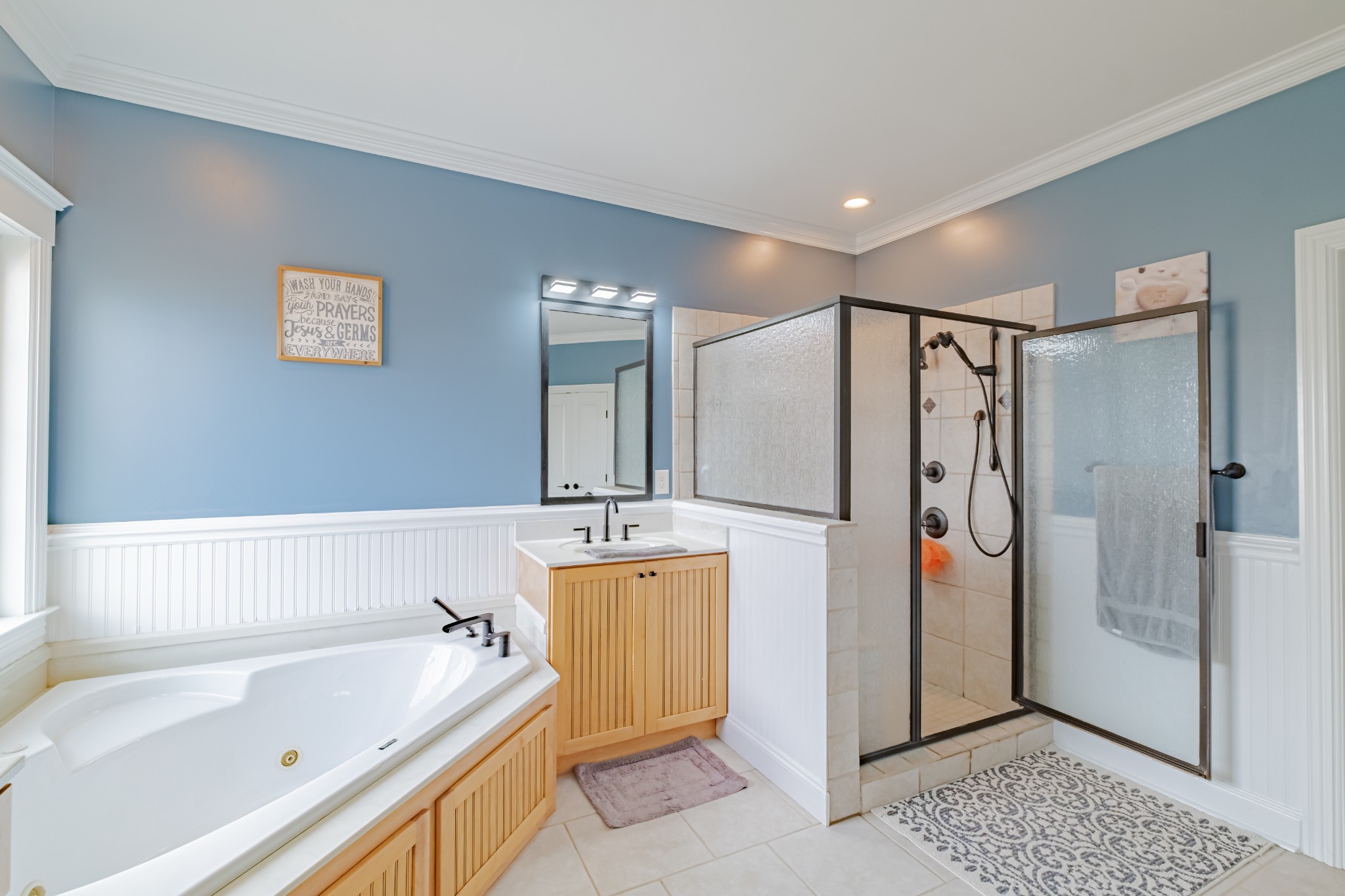 356 Ridgecrest Drive Winchester, TN 37398 - Photo 29 of 74 a spacious bathroom with a tub sink shower and mirror
