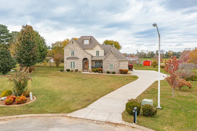 $689,900 | 356 Ridgecrest Drive, Winchester, TN 37398
