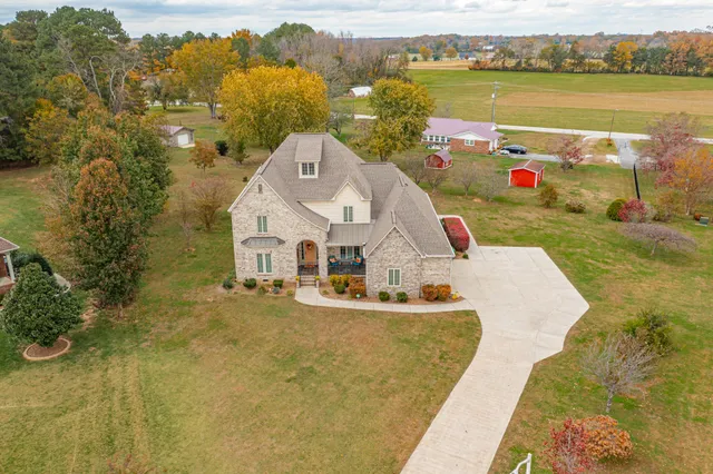 $689,900 | 356 Ridgecrest Drive, Winchester, TN 37398