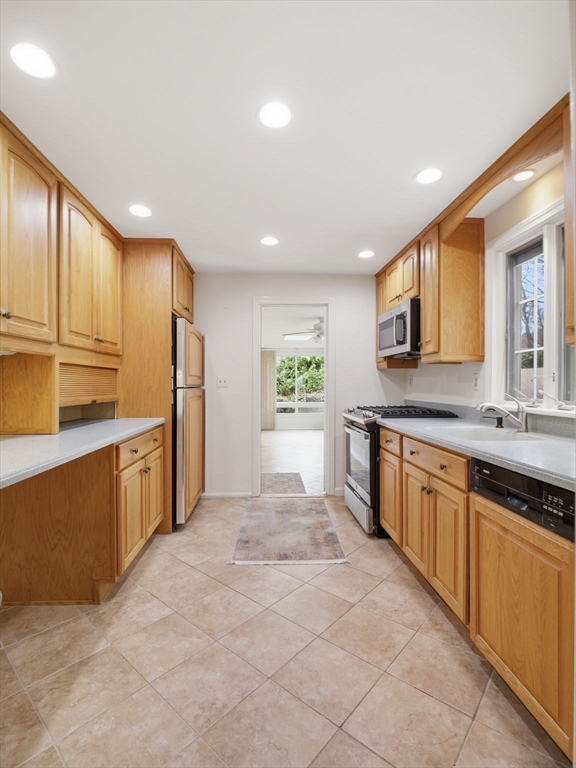 8 Monument Hill Road Chelmsford, MA 01824 - Photo 12 of 40