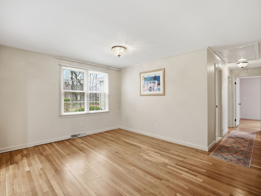 8 Monument Hill Road Chelmsford, MA 01824 - Photo 16 of 40