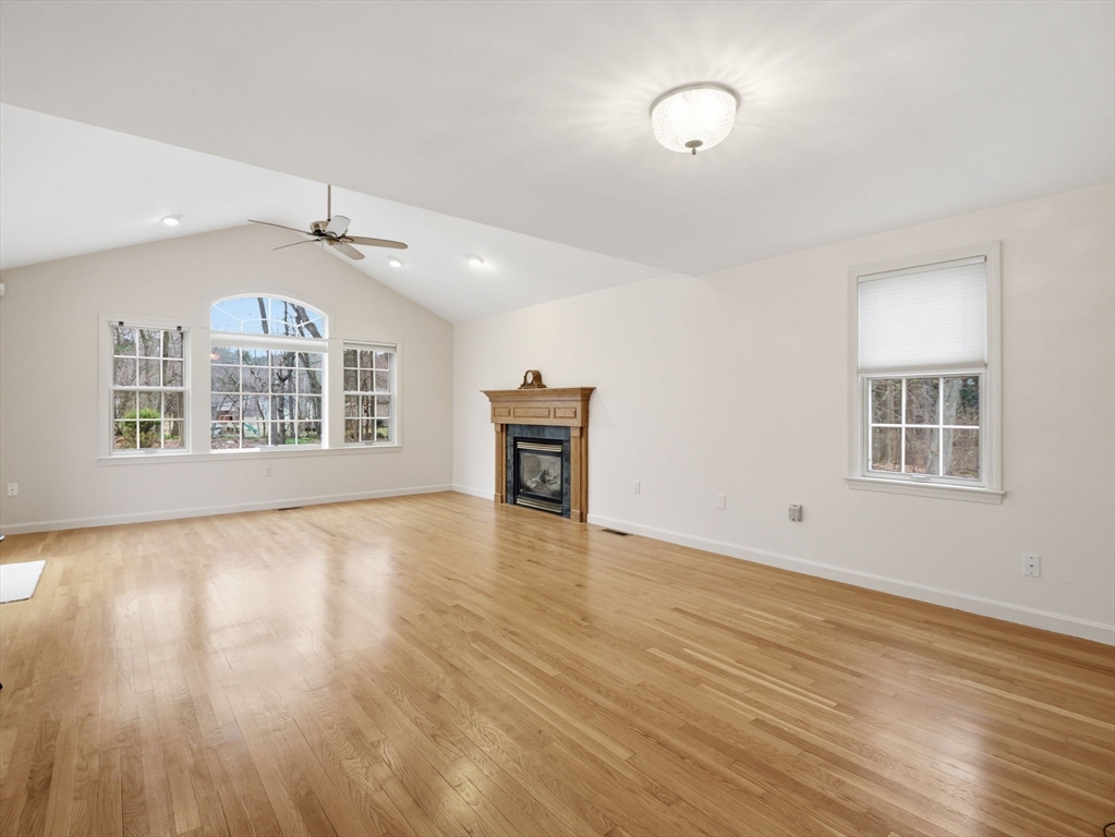 8 Monument Hill Road Chelmsford, MA 01824 - Photo 18 of 40