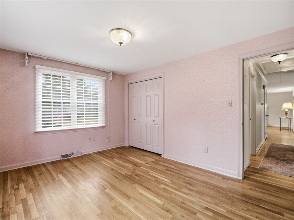 8 Monument Hill Road Chelmsford, MA 01824 - Photo 24 of 40