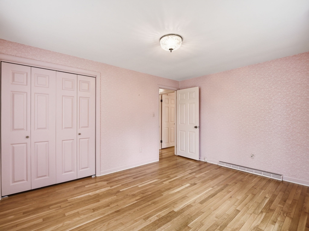 8 Monument Hill Road Chelmsford, MA 01824 - Photo 25 of 40